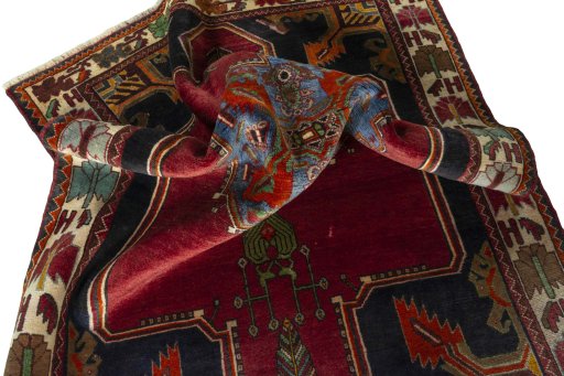 Close-up detail of 2000s Shiraz rug from Iran / Persia showing Wool weave