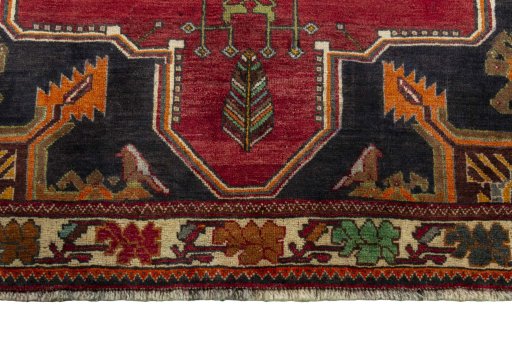 Close-up detail of 2000s Shiraz rug from Iran / Persia showing Wool weave