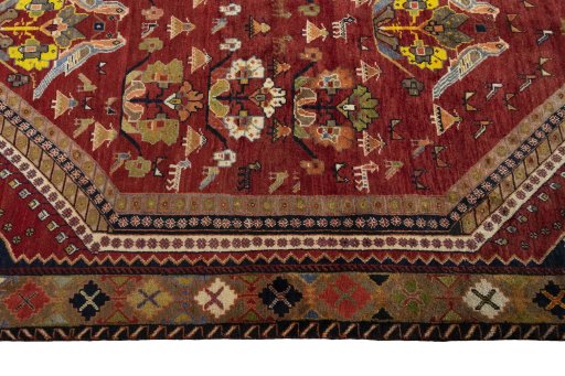 Close-up detail of 2000s Shiraz rug from Iran / Persia showing Wool weave