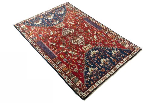 Close-up detail of 2000s Shiraz rug from Iran / Persia showing Wool weave