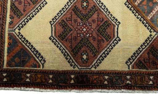 Central medallion detail of 2000s Shiraz rug from Iran / Persia