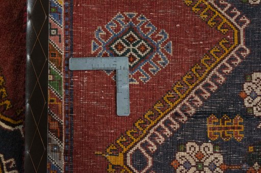 Close-up detail of 2000s Shiraz rug from Iran / Persia showing Wool weave