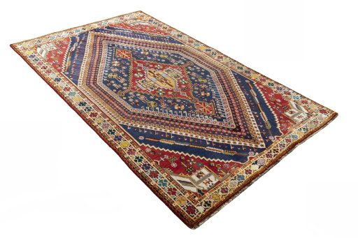Close-up detail of 2000s Shiraz rug from Iran / Persia showing Wool weave