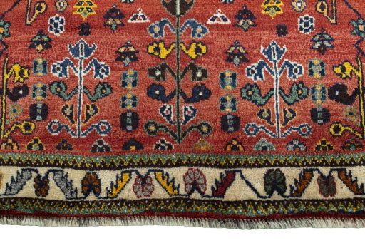 Central medallion detail of 2000s Shiraz rug from Iran / Persia