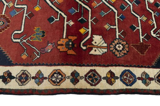 Close-up detail of 2000s Shiraz rug from Iran / Persia showing Wool weave