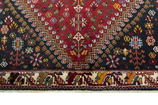 Central medallion detail of 2000s Shiraz rug from Iran / Persia