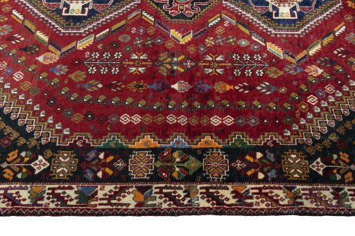 Close-up detail of 2000s Shiraz rug from Iran / Persia showing Wool weave