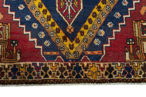 Close-up detail of 2000s Shiraz rug from Iran / Persia showing Wool weave