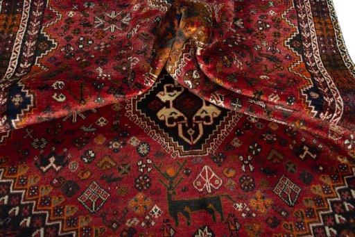 Close-up detail of 1970s Shiraz rug from Iran / Persia showing Wool weave