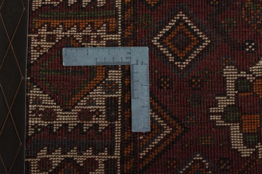 Close-up detail of 1970s Shiraz rug from Iran / Persia showing Wool weave