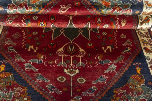 Close-up detail of 2000s Shiraz rug from Iran / Persia showing Wool weave