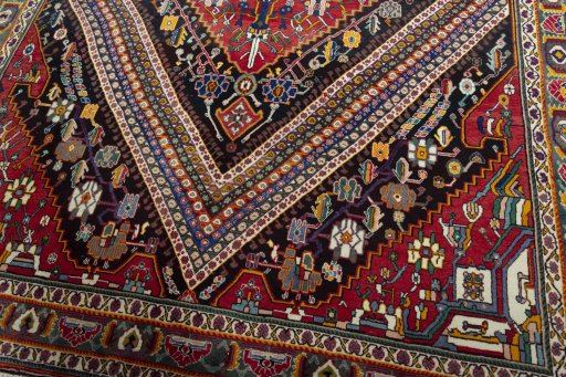 Close-up detail of 1970s Shiraz rug from Iran / Persia showing Wool weave