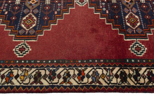 Close-up detail of 2000s Shiraz rug from Iran / Persia showing Wool weave