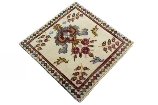Close-up detail of 2000s Shiraz rug from Iran / Persia showing Wool weave