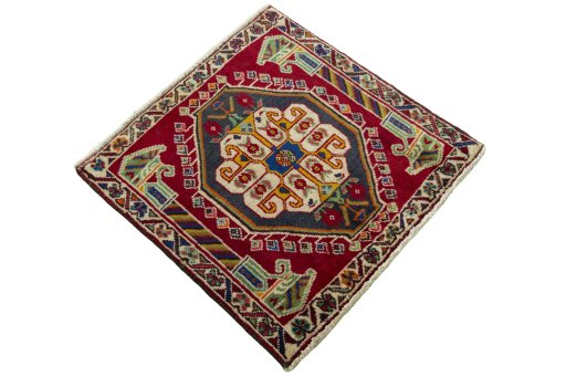 Close-up detail of 2000s Shiraz rug from Iran / Persia showing Wool weave