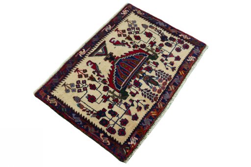 Close-up detail of 2000s Shiraz rug from Iran / Persia showing Wool weave