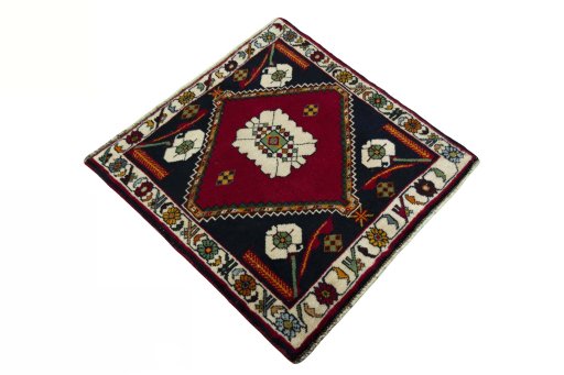 Close-up detail of 2000s Shiraz rug from Iran / Persia showing Wool weave
