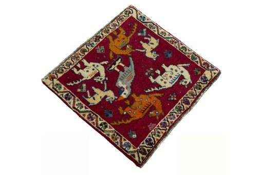 Close-up detail of 2000s Shiraz rug from Iran / Persia showing Wool weave
