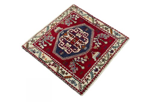 Close-up detail of 2000s Shiraz rug from Iran / Persia showing Wool weave