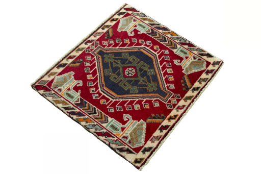 Close-up detail of 2000s Shiraz rug from Iran / Persia showing Wool weave