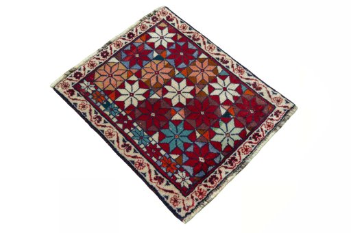 Close-up detail of 2000s Shiraz rug from Iran / Persia showing Wool weave