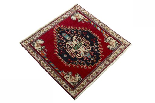 Close-up detail of 2000s Shiraz rug from Iran / Persia showing Wool weave