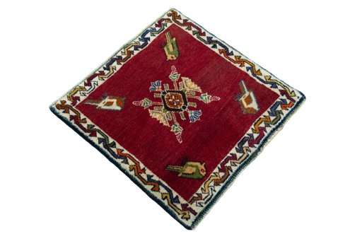 Close-up detail of 2000s Shiraz rug from Iran / Persia showing Wool weave