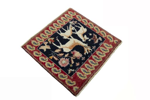 Close-up detail of 2000s Shiraz rug from Iran / Persia showing Wool weave