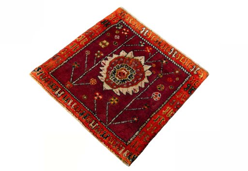 Corner detail of 2000s Shiraz rug showing border pattern and Wool pile