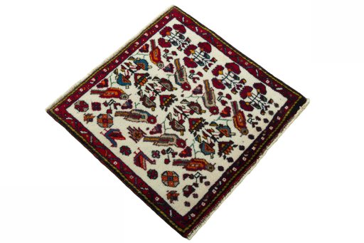 Close-up detail of 2000s Shiraz rug from Iran / Persia showing Wool weave