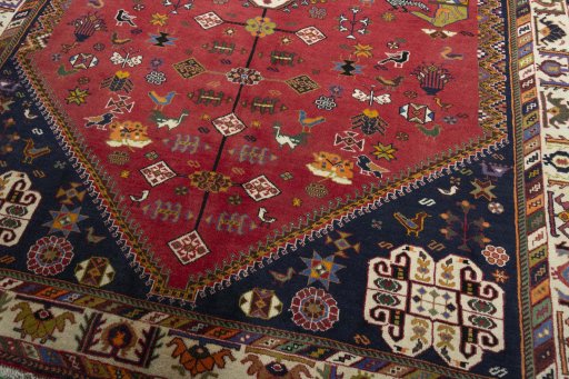 Close-up detail of 1970s Shiraz rug from Iran / Persia showing Wool weave