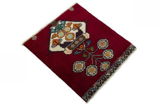 Close-up detail of 2000s Shiraz rug from Iran / Persia showing Wool weave