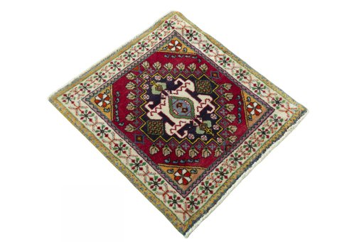 Close-up detail of 2000s Shiraz rug from Iran / Persia showing Wool weave