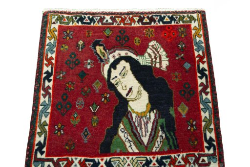 Surface texture of 2000s Shiraz rug with natural Wool and intricate pattern