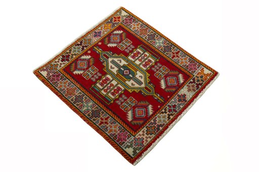 Close-up detail of 2000s Shiraz rug from Iran / Persia showing Wool weave