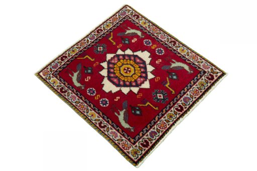 Close-up detail of 2000s Shiraz rug from Iran / Persia showing Wool weave