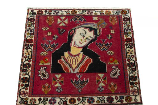 Surface texture of 2000s Shiraz rug with natural Wool and intricate pattern