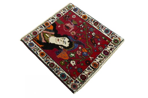 Close-up detail of 2000s Shiraz rug from Iran / Persia showing Wool weave