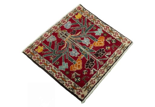 Close-up detail of 2000s Shiraz rug from Iran / Persia showing Wool weave