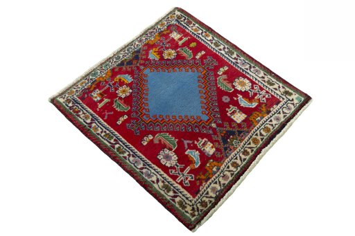 Close-up detail of 2000s Shiraz rug from Iran / Persia showing Wool weave