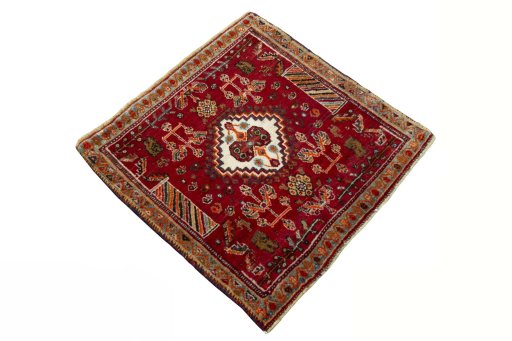 Close-up detail of 2000s Shiraz rug from Iran / Persia showing Wool weave