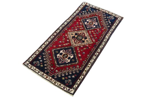Corner detail of New Shiraz rug showing border pattern and Wool pile