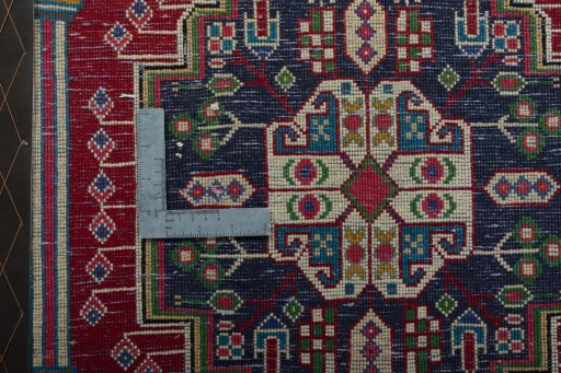 Central medallion detail of 2000s Shiraz rug from Iran / Persia