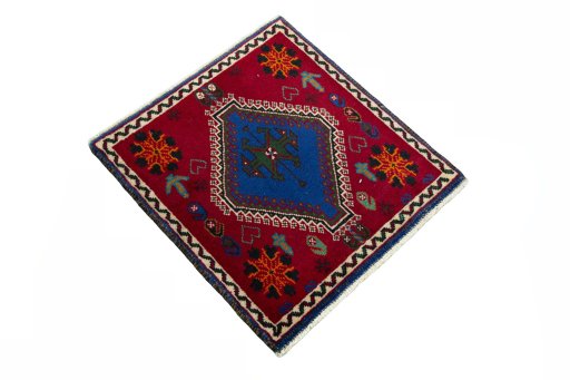 Close-up detail of 2000s Shiraz rug from Iran / Persia showing Wool weave