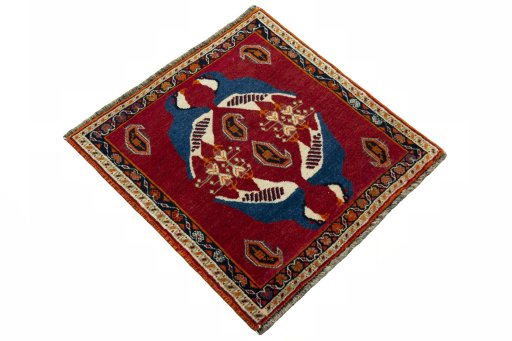 Close-up detail of 2000s Shiraz rug from Iran / Persia showing Wool weave