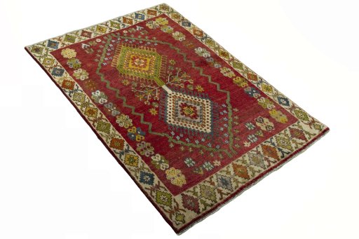 Close-up detail of 2000s Shiraz rug from Iran / Persia showing Wool weave