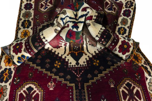 Close-up detail of 2000s Shiraz rug from Iran / Persia showing Wool weave