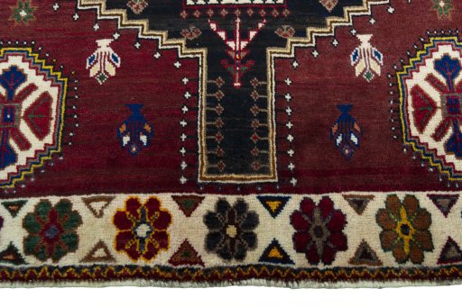 Close-up detail of 2000s Shiraz rug from Iran / Persia showing Wool weave