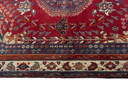 Corner detail of 1970s Shiraz rug showing border pattern and Wool pile