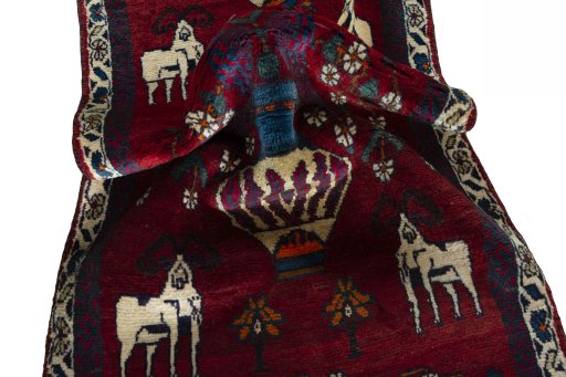 Close-up detail of 2000s Shiraz rug from Iran / Persia showing Wool weave